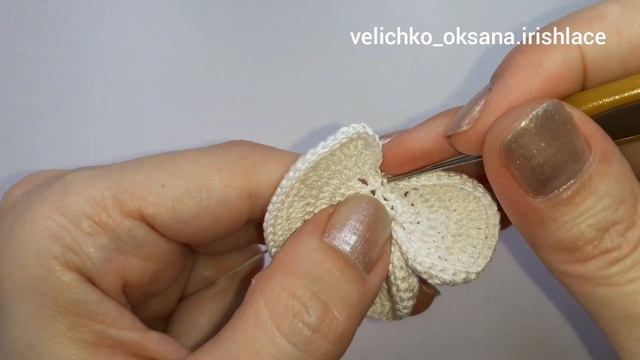 Объёмный цветок "Анютины глазки" крючком. Мотив для ирландского кружева. смотреть онлайн