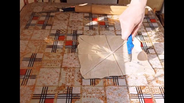ПРОСТАЯ ВЫПЕЧКА ИЗ СЛОЁНОЕ ДРОЖЖЕВОЕ ТЕСТА. КРУАССАНЫ С ШОКОЛАДОМ!