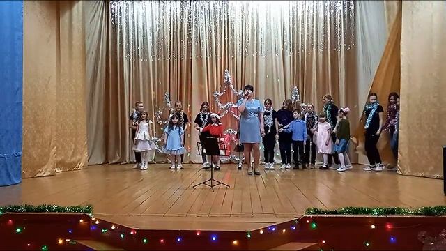 песня "Новый год" исполняет Лаутеншлегер Оксана смотреть онлайн