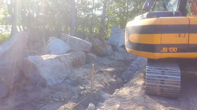 Разработка участка.Разрушение валунов невзрывным способом.