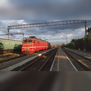 ВЛ10-1886 со скорым поездом № 8 Севастополь — Санкт-Петербург