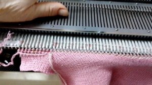 Ложная кетлевка горловины на одной фантуре по открытым петлям .