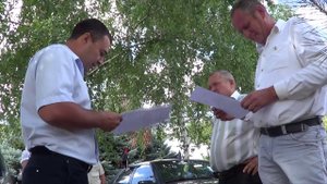 Шут' из Советского Союза веселит свободовцев в Белокуракино, 21.08.2015