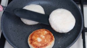 ? ДЕТСКОЕ МЕНЮ: СЫРНИКИ ЗАПЕЧЕННЫЕ В СМЕТАННОМ СОУСЕ