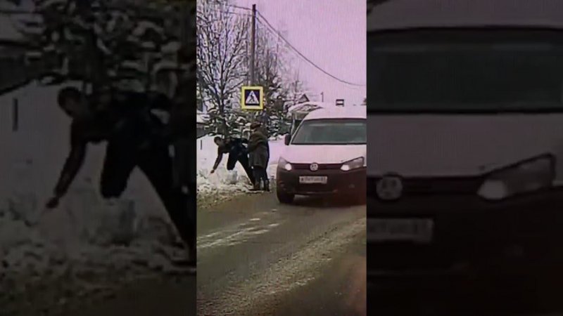 В Кинешме неравнодушный водитель автобуса помог пожилому пешеходу
