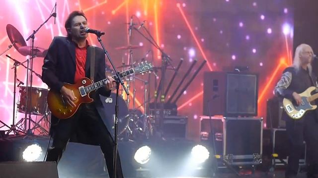 ансамбль Красные маки "Время мчится" смотреть онлайн