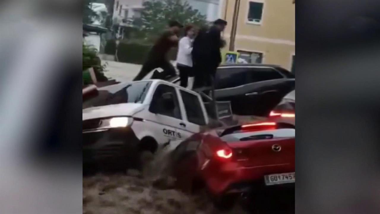 Мощное наводнение в Австрии началось после проливных дождей