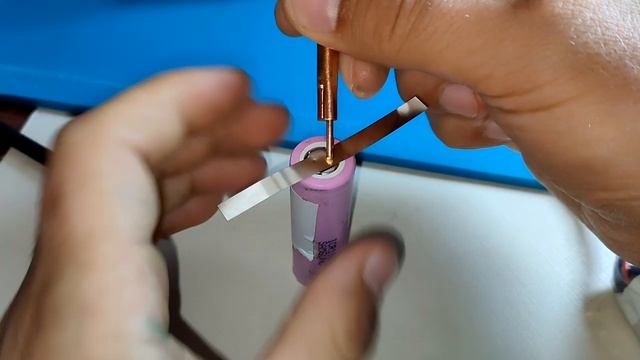 Аппарат для точечной сварки аккумуляторов смотреть онлайн