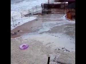 ШОК! Цунами смыло пляжи Краснодарского края