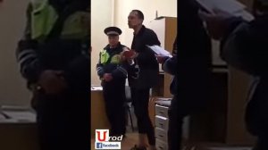 Остановите Вите надо выйти