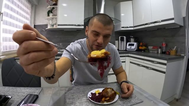 Влог, заблокировал много подписчиков, забрали VR Brille, готовлю рульку с красной капустой,