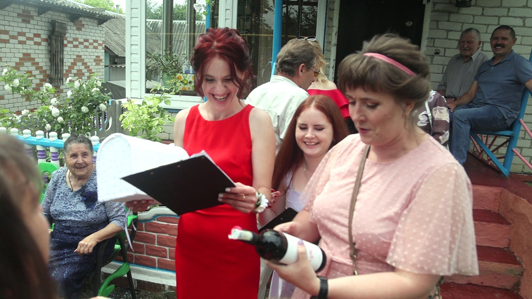 Жених не жалеет подарков и денег на выкупе невесты смотреть онлайн