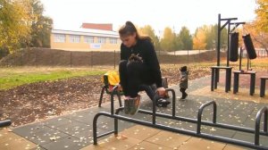 Упражнения на лавке с упорами