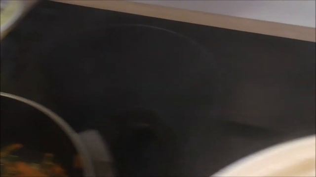 Очень вкусный борщ зеленый со сливками и сметаной.