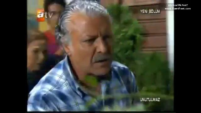 Özlem Yılmaz - female celebrity feet смотреть онлайн