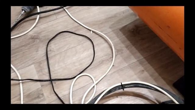 Демонтаж натяжного потолка
