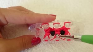 Брелок СМАЙЛИК из резинок Rainbow Loom Bands, Smiley Face Charm,  Радужки Rainbow Loom