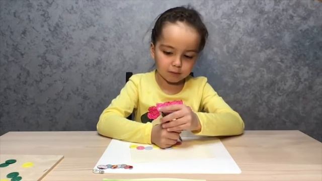 Поделка Гусеница из пуговиц и пластилина смотреть онлайн