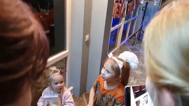 Новый Год 2020 Хорошие соседи веселые друзья