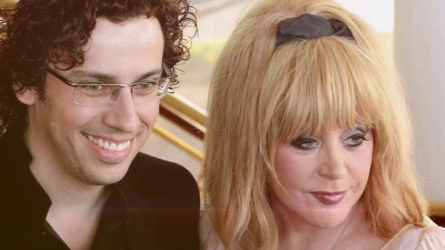 ЖИВИ СПОКОЙНО СТРАНА! ПУГАЧЕВА У ТЕБЯ ВСЕГО ОДНА! смотреть онлайн