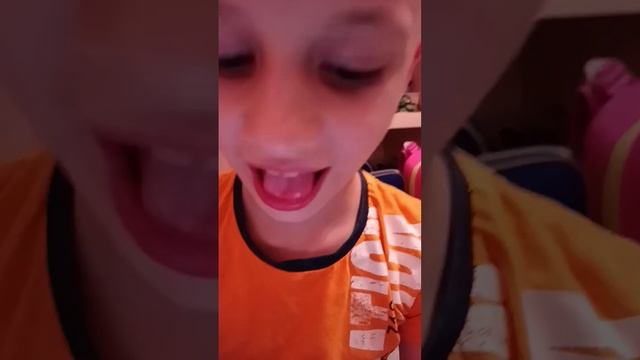 когда мой брат решил играть standoff 2 а я хочу в roblox смотреть онлайн