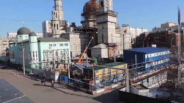 Московская мечеть со стороны спорткомлекса "Олимпийский"