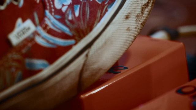 Isaiah Mitchell (Earthless/The Black Crowes) tries our Vintage Pedals for the first time смотреть онлайн