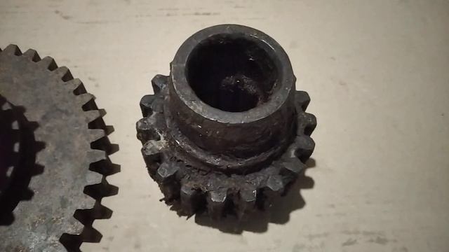 Пара шестерен ЮМЗ. Совецкие шестерни КПП ЮМЗ. смотреть онлайн