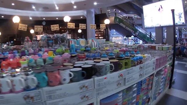 Заметки 56 - Русские надписи на кружках в ТЦ (Notes 56 - Russian inscriptions on mugs in the Mall) смотреть онлайн