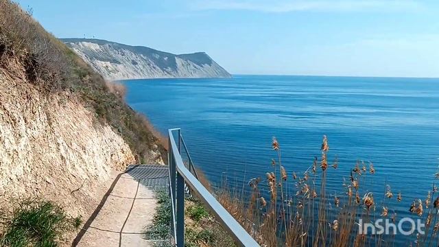 Эко лестница 300 ступенек/ Прогулка над обрывом/ Апрель в Анапе смотреть онлайн