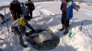 Ловушка для рыбы во льду. Делаем ледянки и ловим рыбу дедовским способом