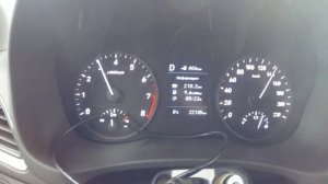 Hyundai Solaris проверяем обороты на скорости.