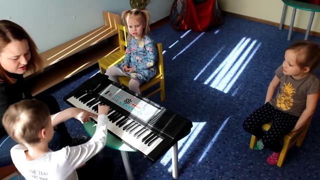 Музыкальный театр. Разминка смотреть онлайн