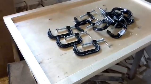 Сколько нужно струбцын в мастерской