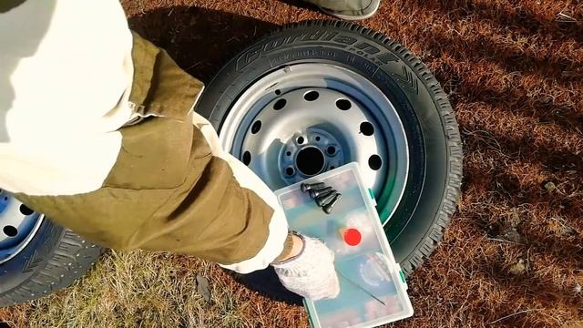 Самодельный инструментальный набор для быстрой замены вентиля колеса
