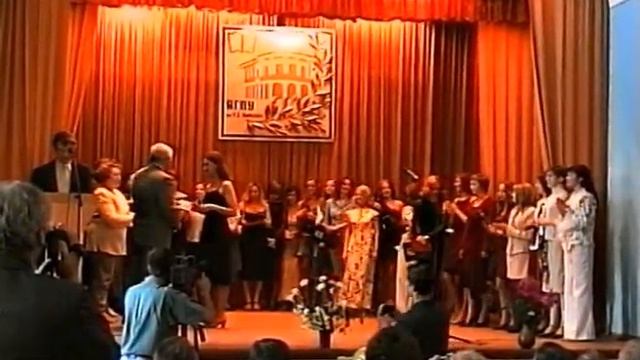 Хроника ЯГПУ. Вручение красных дипломов 2003