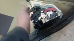 Фольцваген джета не закрывается дверь