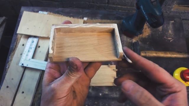 Крутая визитница за 10 рублей /  how to make a stylish business card from wood.