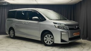 Обзор Toyota Voxy 2019 года