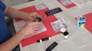 Глюкометры : Contour Plus One и  ONE TOUCH SELECT PLUS FLEX.