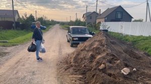 УСТАНОВКА БОРДЮРОВ (поребриков) — Мостим заезд к дому тротуарной плиткой (часть 5)