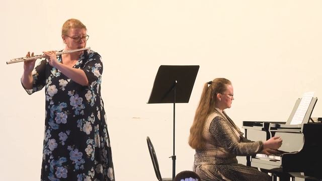 И.Дороднов - Серенада для флейты и фортепиано. Ольга СКРИПИНСКАЯ (флейта), Наталия ТУРАЕВА (ф-но) смотреть онлайн