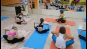 Растяжка. Восточные танцы. Дети. Первый месяц.