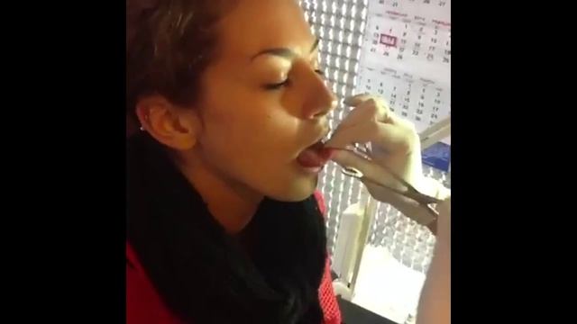 Прокол языка. смотреть онлайн