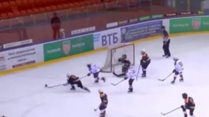 Детский хоккей. Сейвы вратаря. Игорь Волчков,9 лет,Беларусь.  #вратарь #голкипер #сейв #гол #hockey