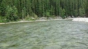 Сплав по большому Абакану,проходим порог карбанак в малую воду