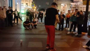 Легенда Невского проспекта Танцор Майкл зажигает по вечерам на канале Грибоедова в Санкт-Петербурге