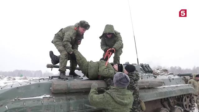 Как работают экипажи РФ на Т-80 и БМП-2