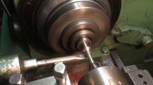 Токарь-давильщик 2. Работа давильником