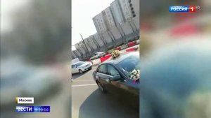 Свадьба устроила драку на дороге